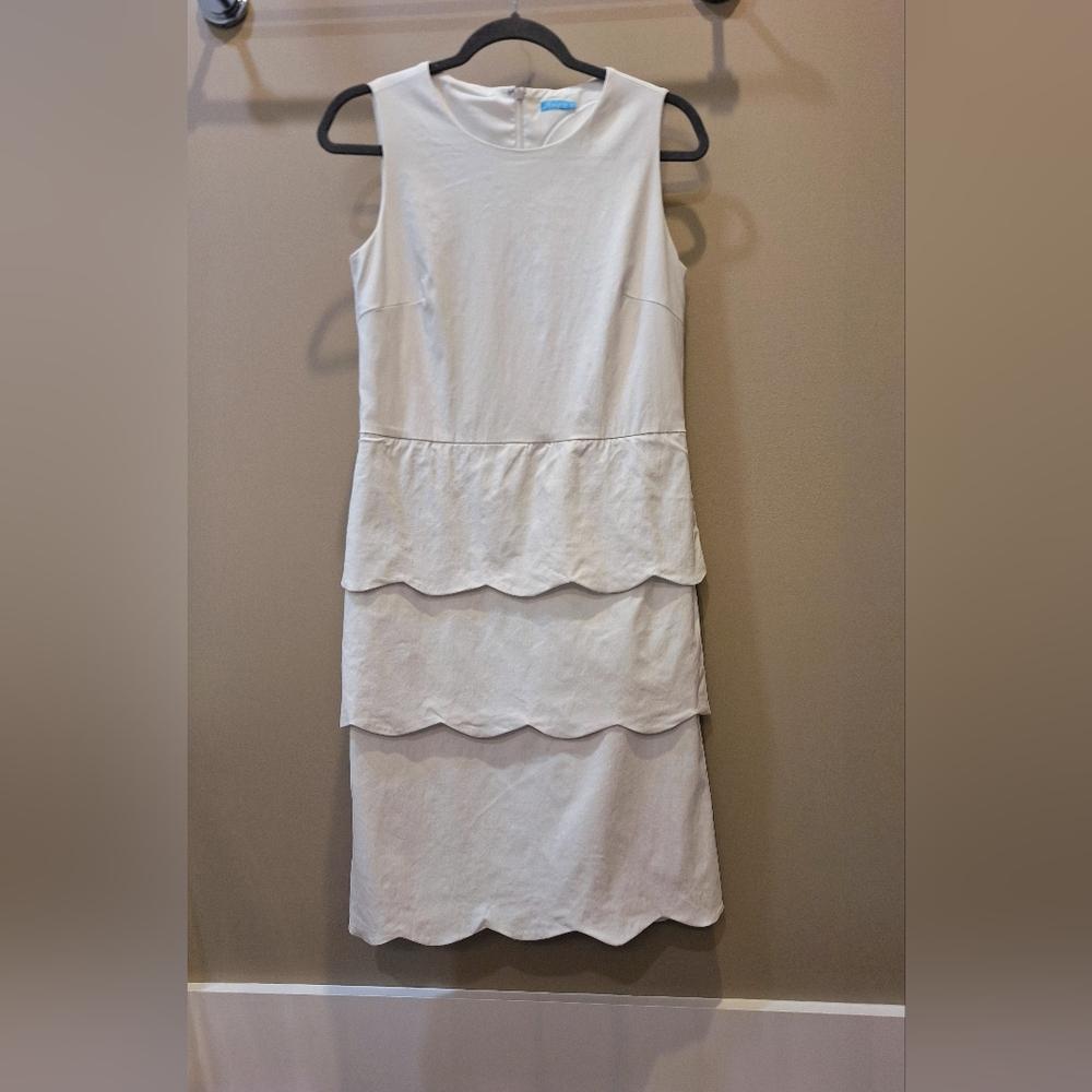J. McLaughlin Tiered Layered Scalloped Hem Sleeveless Sheath Dress Size 10 White